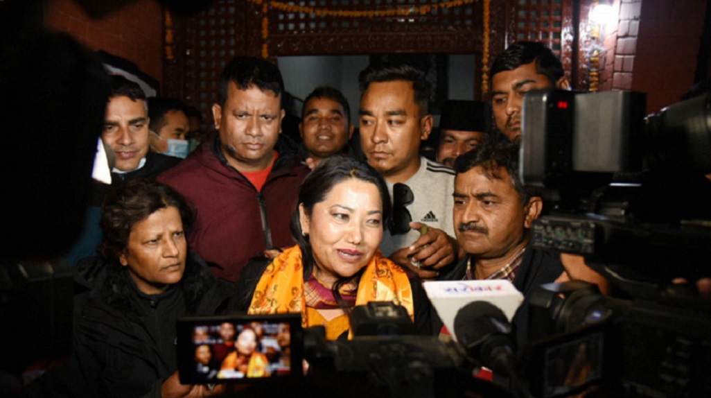 हिरासतबाट रिहा भएपछि रामकुमारी झाँक्रिले गर्जिँदै भनि्न, ‘प्रतिगमन झुक्दैछ, हामी जित्दैछौं’