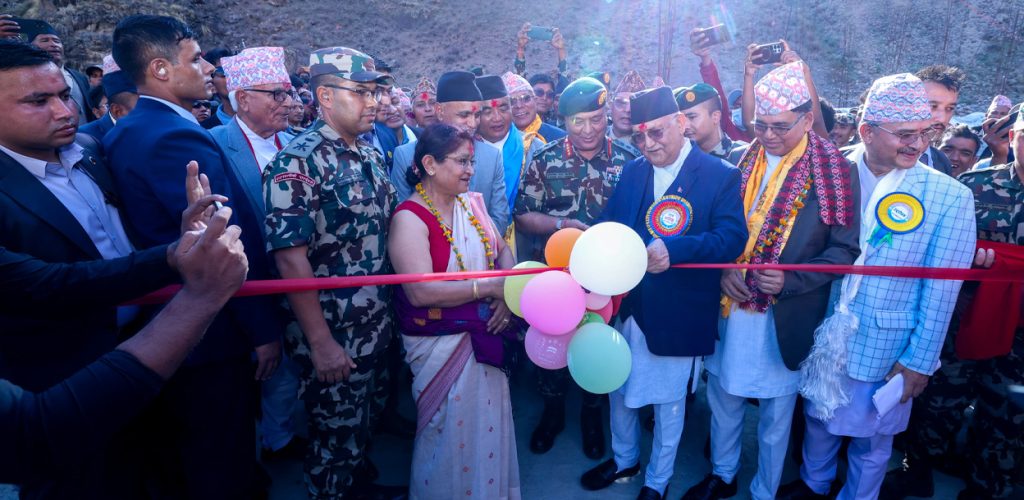 हुम्ला पुगेर प्रधानमन्त्रीले गरे बेलिब्रिज उद्घाटन
