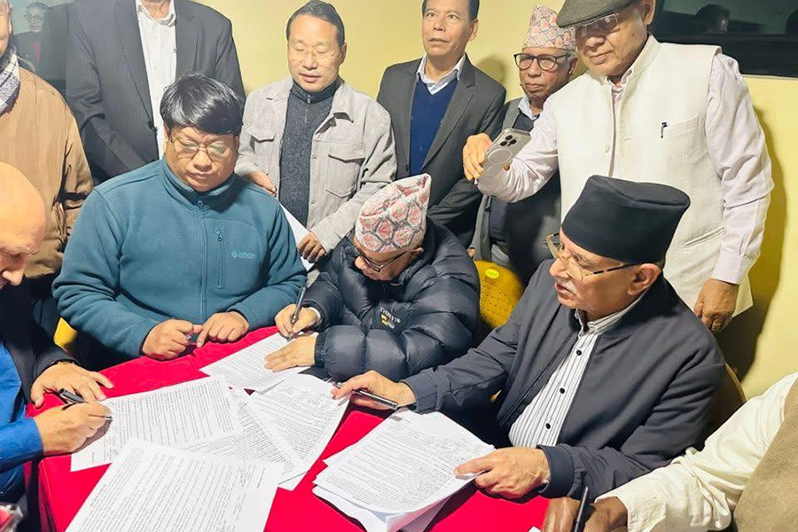 माओवादीसहित आठ दलबीच एकताका लागि १८ बुँदे सहमतिमा हस्ताक्षर