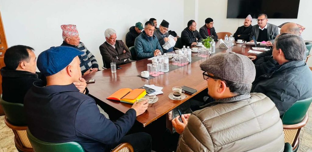 विशेष महाधिवेशन आह्वानबारे महामन्त्रीद्वयले गरे कानूनविद्सँग छलफल