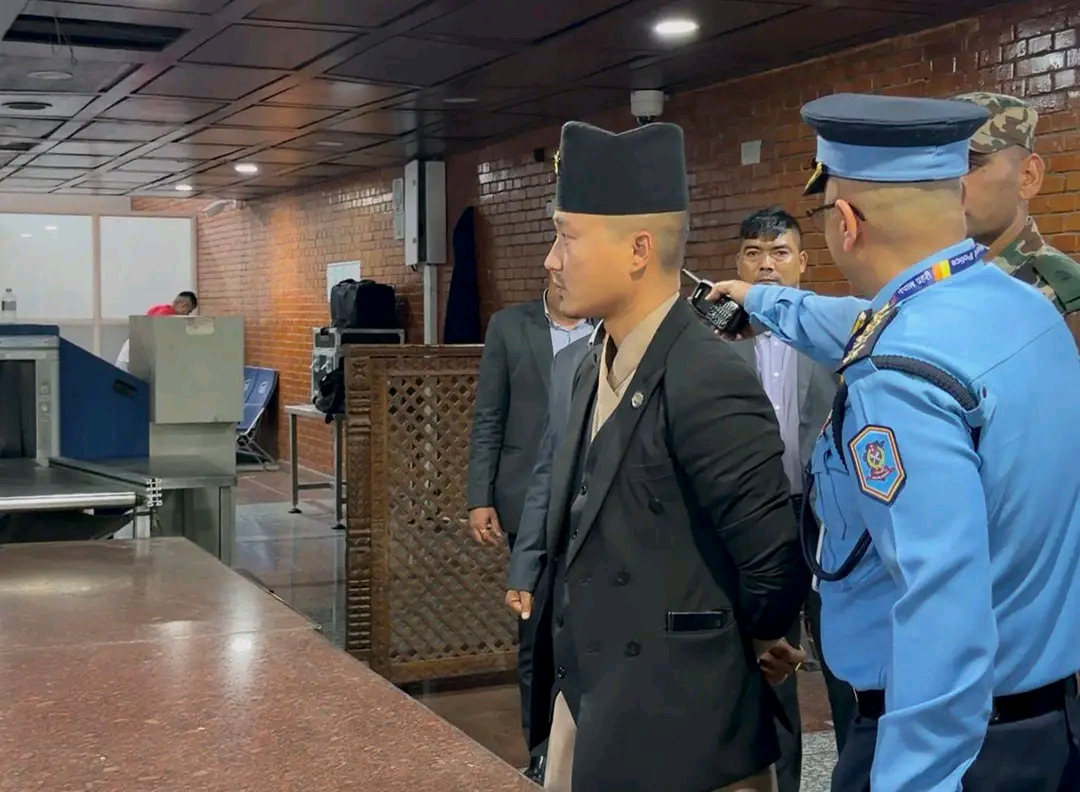 विमानस्थलमा सेवाग्राहीलाई सास्ती नदिन गृहमन्त्रीको निर्देशन