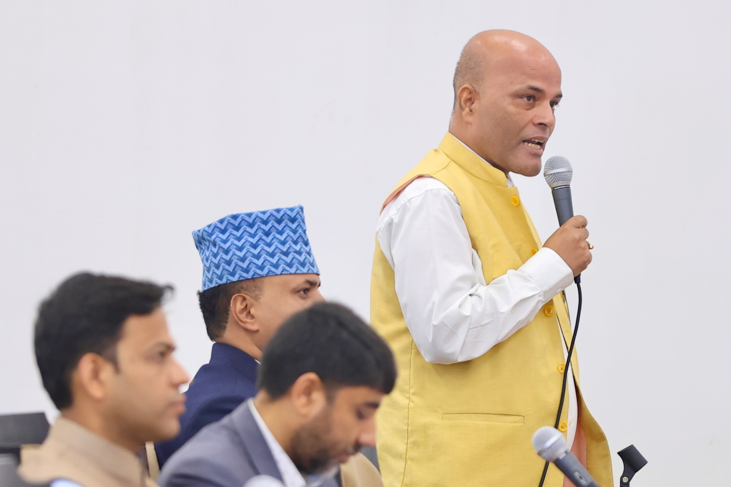 के देश संकटमा परेकै हो ?