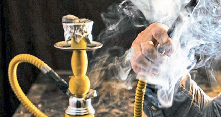 अब काठमाडौँमा हुक्का तान्दा र धूम्रपान गर्दा नियम नमान्नेले सजाय भोग्नुपर्ने