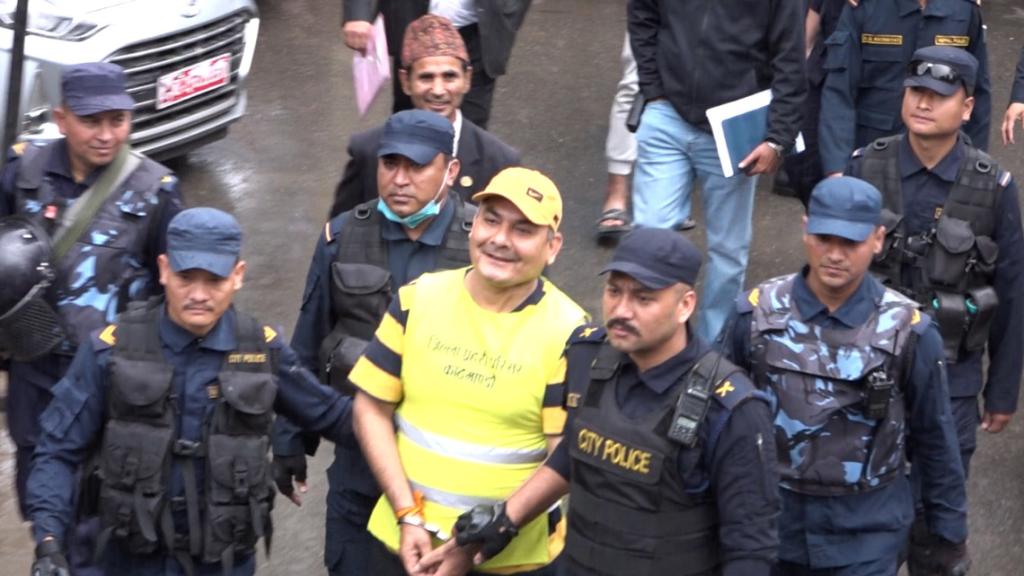 मध्यरातमा दुर्गा प्रसाईं पक्राउ