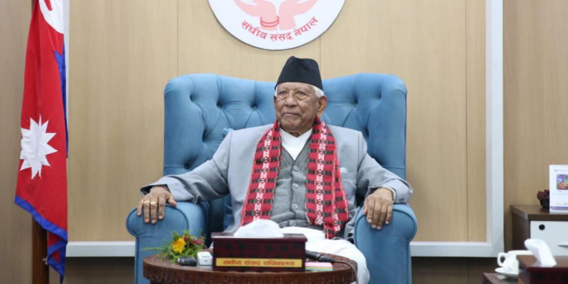 केसीले गरे पदभार ग्रहण