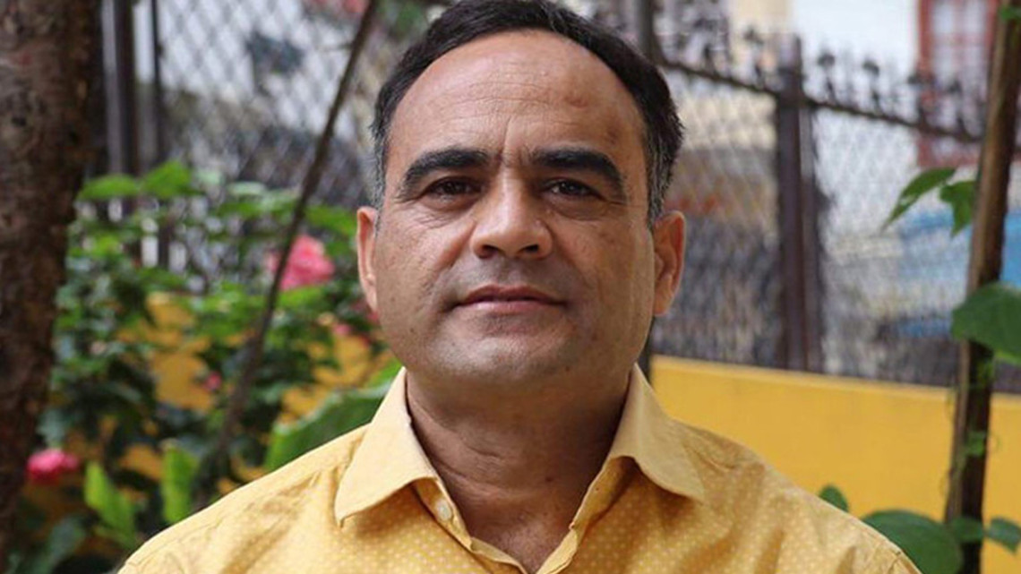 निर्वाचन प्रहरीलाई खाली हात घर नफर्काउन महरको माग