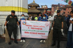 वार्षिकोत्सवको अवसरमा महानगर प्रहरीले  गर्यो स्वयम्भूनाथमा सरसफाइ