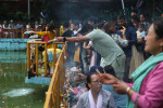 काठमाडौँको नागपोखरीमा भक्तजनको भीड (फोटो फिचर)