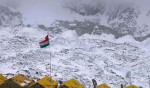 सगरमाथा आधार शिविरमा झन्डा विवादपछि चासो बढ्यो