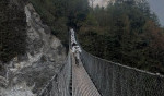 गरमाथा जाने मार्गमै जिर्ण पुल, यात्रु र स्थानीय जोखिममा