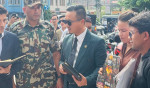 माइतीघर पुगेर प्रदर्शनकारीसँग भेटे गृहमन्त्री गुरुङ