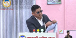 गण्डकीका सांसदले रोष्ट्रमबाटै च्याते बजेट पुस्तिका