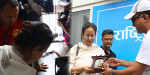 रविको पक्षमा अभिनेत्री मनिषाले गरिन् हस्ताक्षर 