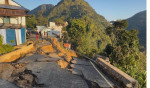 एक वर्ष नपुग्दै सडक भासियो, रेसुङ्गा विमानस्थल जाने बाटो बन्द