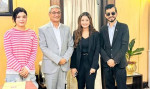 सामाजिक सञ्जालमा हिंसा भोगिरहेका समीक्षा र एलिनाले भेटे गृहमन्त्रीलाई
