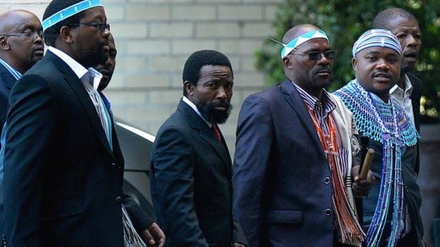 छोरा मार्न दरबार छिरेका दक्षिण अफ्रिकाका राजा पक्राउ