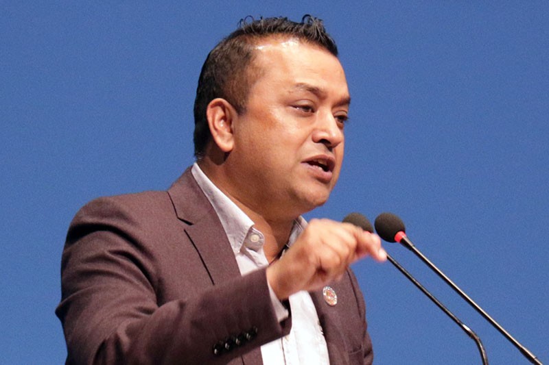कोरोना कोषमा सांसदले एक महिनाको तलब जम्मा गर्नुपर्ने पूर्वस्वास्थ्यमन्त्री गगन थापाको सुझाव
