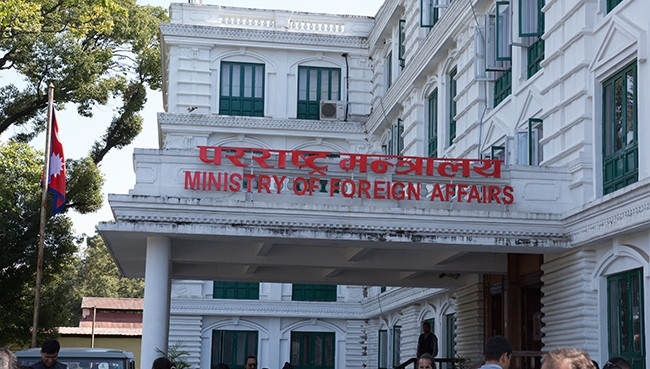 विदेशमा रहेका नेपालीलाई तत्काल फर्काउन नसकिने