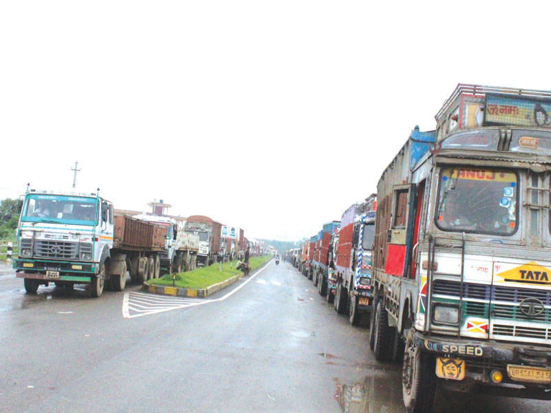 नेपाल भित्रिने मालवाहक सवारीसाधनका चालकसहचालकको अनिवार्य स्वास्थ्य परीक्षण हुनुपर्ने माग