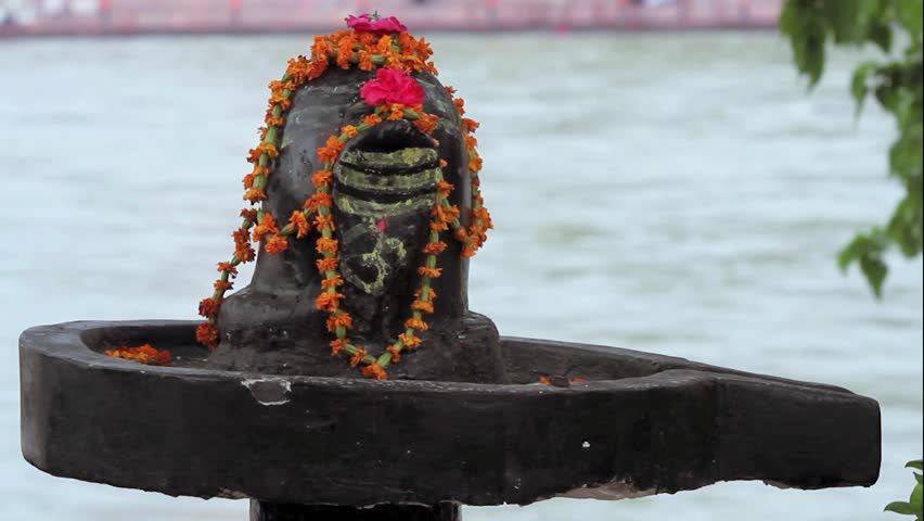 पशुपतिका शिवलिंग घरभित्र