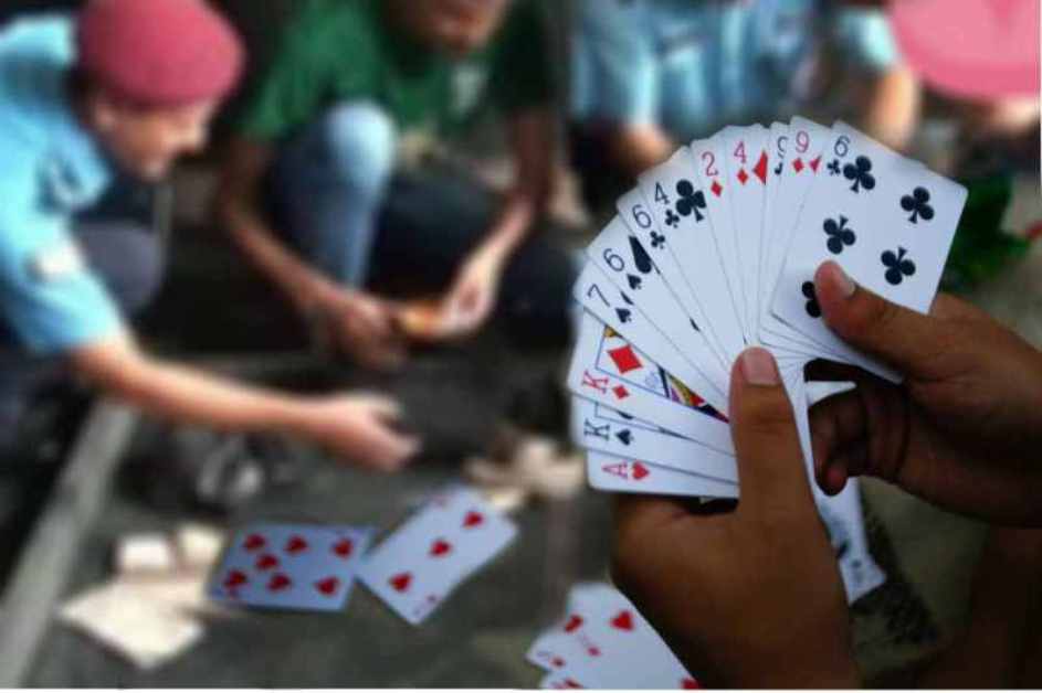 चौध लाख नगदसहित समातिए चार जुवाडे