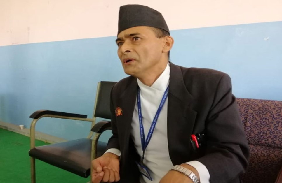 महिला कर्मचारीले कार्यालयमै किन कुटे प्रेम सञ्जेललाई ?