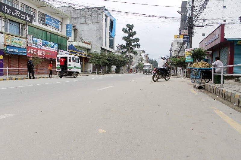 नेपाल बन्दका कारण बिहानैदेखि यात्रुलाई सास्ती