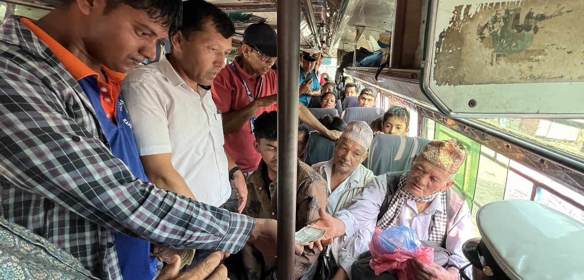ज्येष्ठ नागरिकलाई सार्वजनिक यातायातमा ५० प्रतिशत छुट अनिवार्य गर्ने तयारी