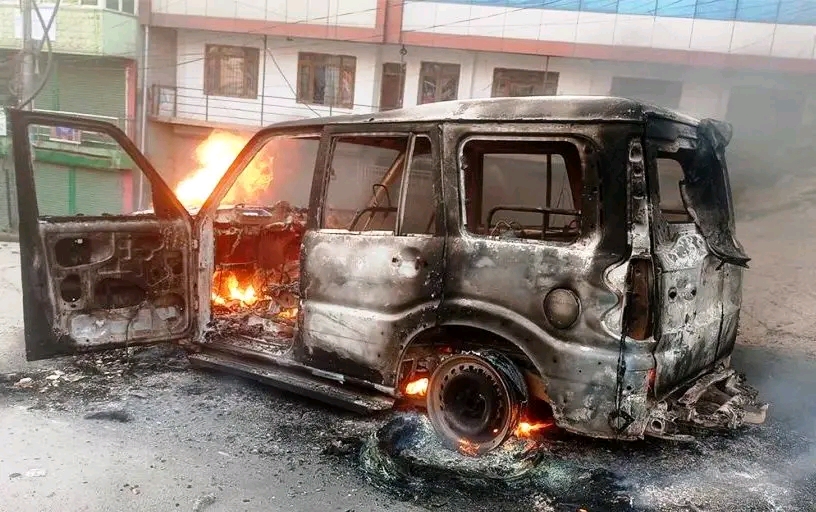 रास्वपाका प्रमुख सचेतक परियार चढेको गाडीमा आगजनी