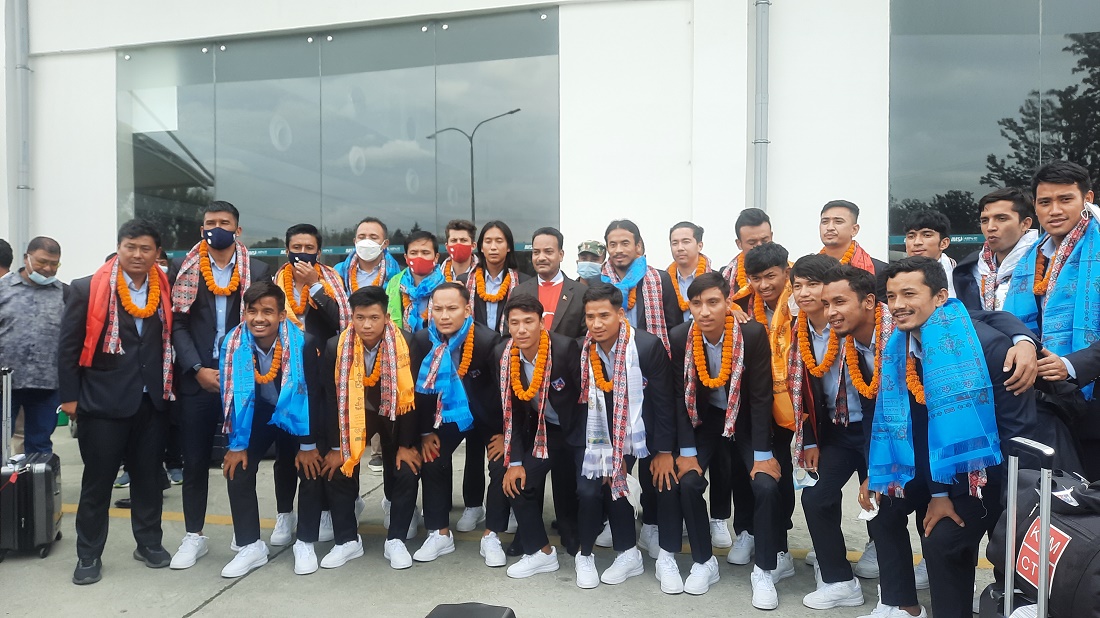 राष्ट्रिय फुटबल टिमका खेलाडीलाई जनही ५ लाख दिने मन्त्रिपरिषद्काे निर्णय