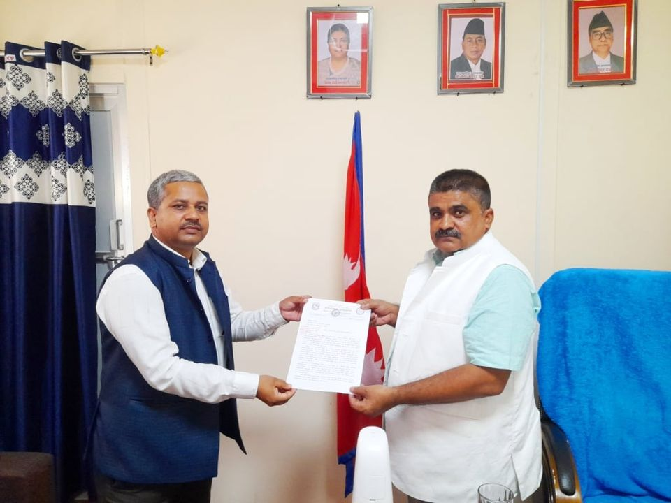 मन्त्री शाहलाई आमसञ्चार प्राधिकरणले बुझायो ७ बुँदे ज्ञापनपत्र 
