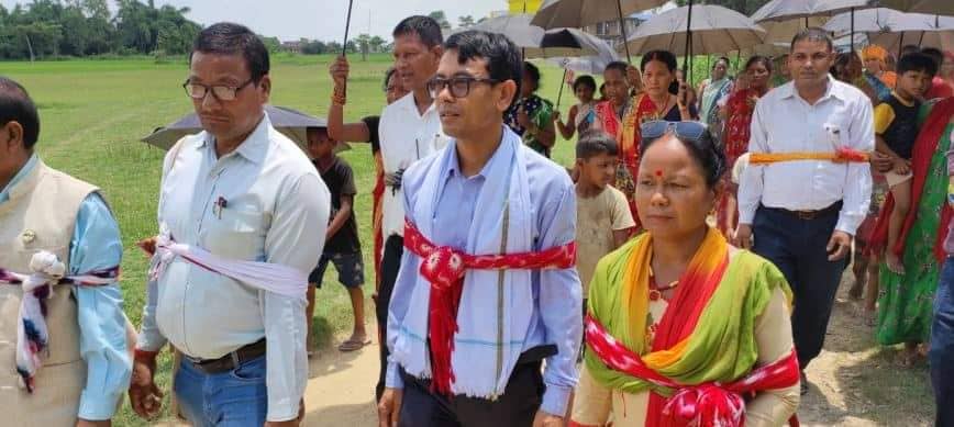 किसानले जनप्रतिनिधिलाई बाँधेर मन्दिरमा पुर्‍याएपछि ...