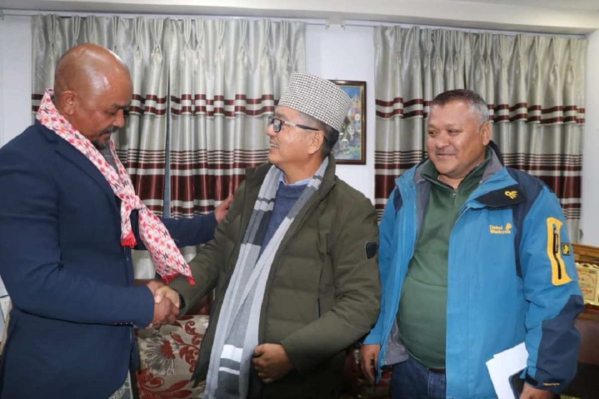 राप्रपा नेपालको युवा संगठनका अध्यक्ष कटवाल राप्रपामा प्रवेश
