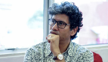 पत्रकार दिलभूषण पाठक अदालतमा उपस्थित