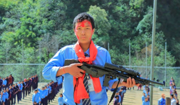 रोल्पामा कक्षा ९ का विद्यार्थीद्वारा घरेलु सामग्रीबाट बन्दुक निर्माण