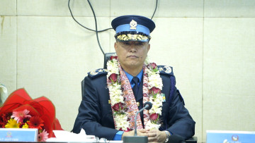 पूर्वप्रहरी महानिरीक्षक खापुङलाई विदेश भ्रमणमा रोक लगाउने जाँचबुझ आयोगको निर्णय