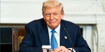 ट्रम्पद्वारा विश्वव्यापी १५ प्रतिशत भन्सार शुल्क लगाउने घोषणा