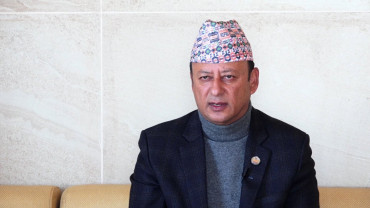 दीपक खड्कासहित तीन नेतालाई सोधियो स्पष्टीकरण