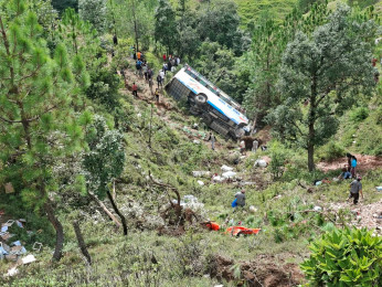 बैतडीमा बस दुर्घटना