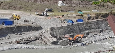 भारतले नेपाली भूमिमा बनायो तटबन्ध, स्थानीयको विरोध