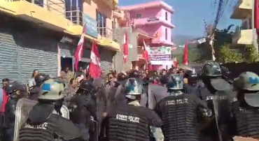 मतगणनाको विषयमा कांग्रेसका कार्यकर्ता र प्रहरीबीच स्याङजामा झडप