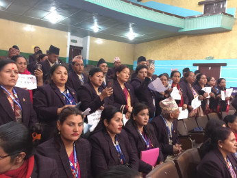 पोखरा महानगरपालिकाको १२ औँ नगर सभामा लफडा भएपछि...