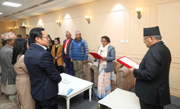 पर्यटन राज्यमन्त्री श्रीपालीले लिइन् शपथ