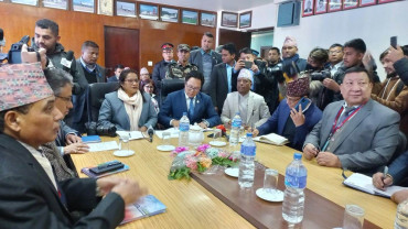 समयमै जहाज उडाउनुहोस्, नेपालको बदनाम नहोस्ः पर्यटनमन्त्री किराती