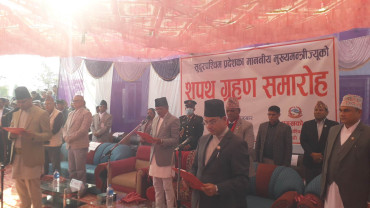 सुदूरपश्चिम प्रदेशः मुख्यमन्त्री शाहसँगै मन्त्रीमा शाही र देउवाले लिए शपथ