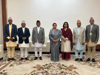 पोखरामा राष्ट्रपति भण्डारी, राष्ट्रिय सभाका अध्यक्ष तिमिल्सिना र मुख्यमन्त्री अधिकारीबीच भेट