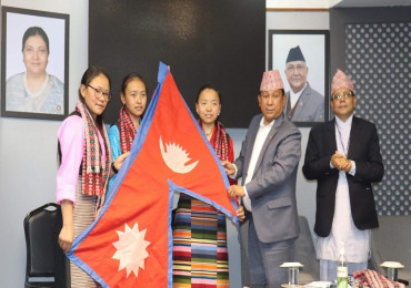 एकै घरका ३ दिदीबहिनी सगरमाथाको चुचुराेमा : सरकारले दियो बधाई 