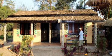 कञ्चनपुरका घरबासमा विदेशी पर्यटक