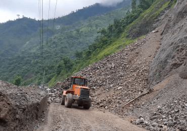 पहिराले अवरुद्ध सडक नखुल्दा समस्या