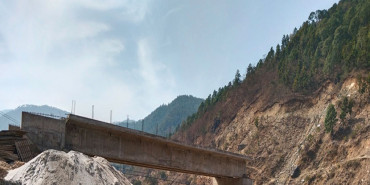 दैलेखको राकम कर्णाली र अछाम जोड्ने पक्की पुल बाह्र वर्षपछि निर्माण सुरु